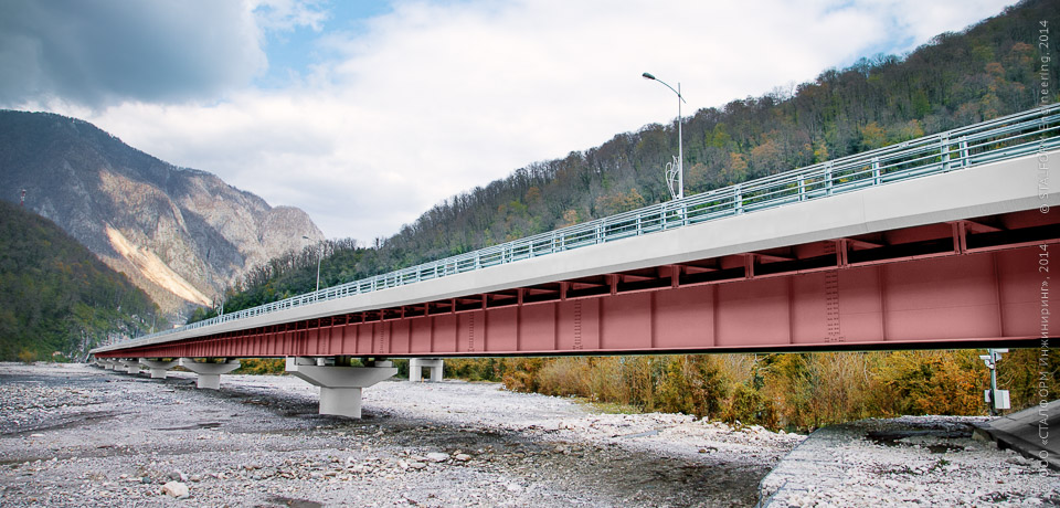 Мост-эстакада на совмещенной дороге Адлер – «Альпика-Сервис»