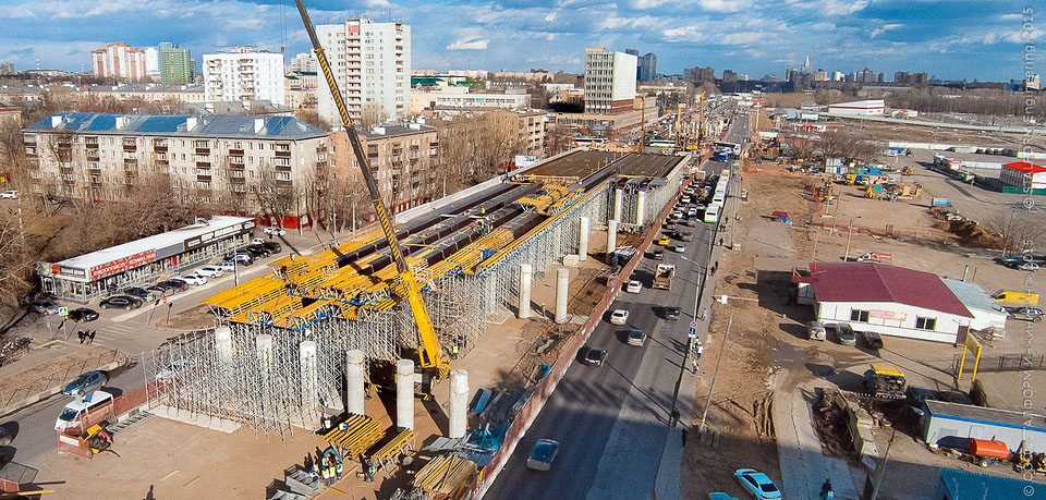 Ongoing concreting of the superstructure on the Volokolamsk highway overpass